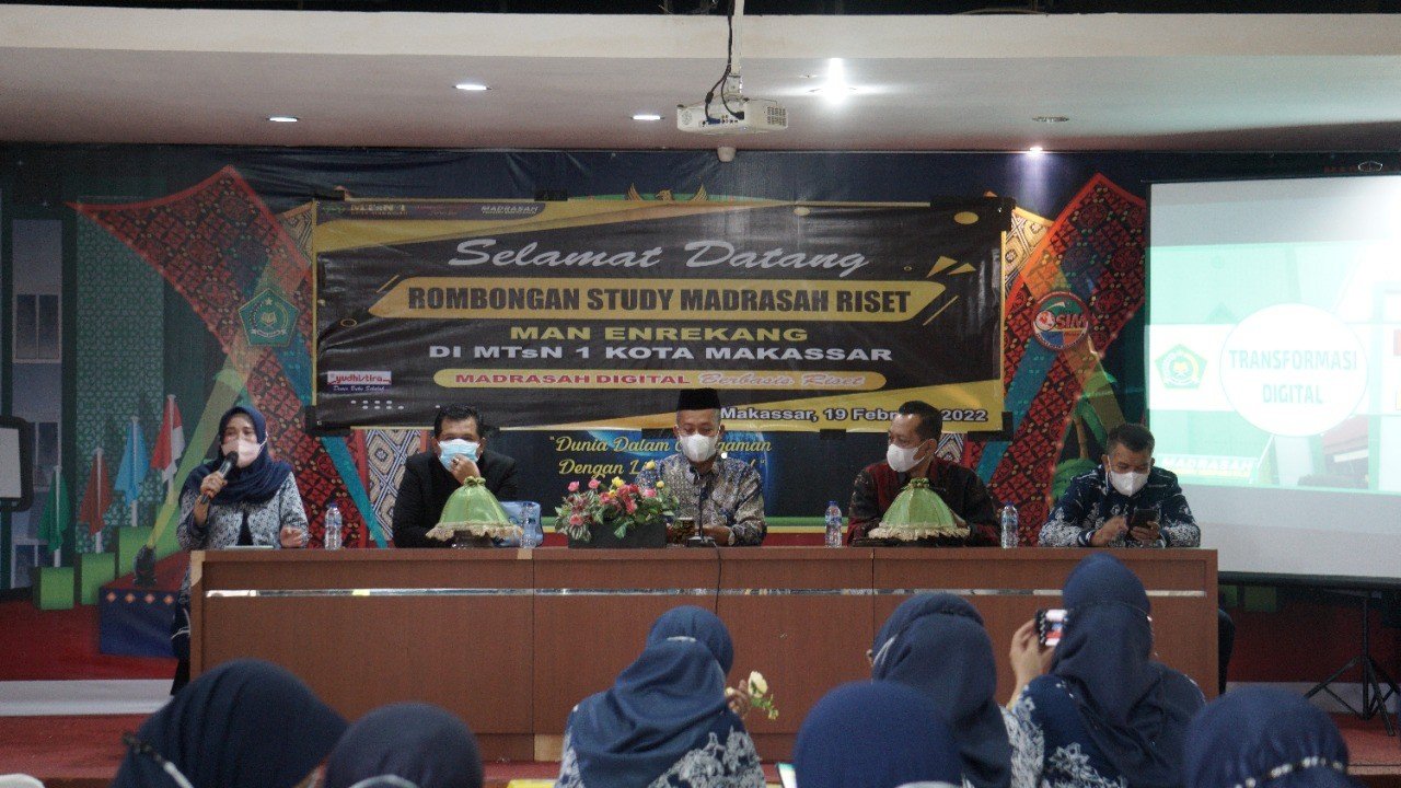 MAN Enrekang Melakukan Kunjungan Studi Madrasah Riset di MTsN 1 Kota Makassar