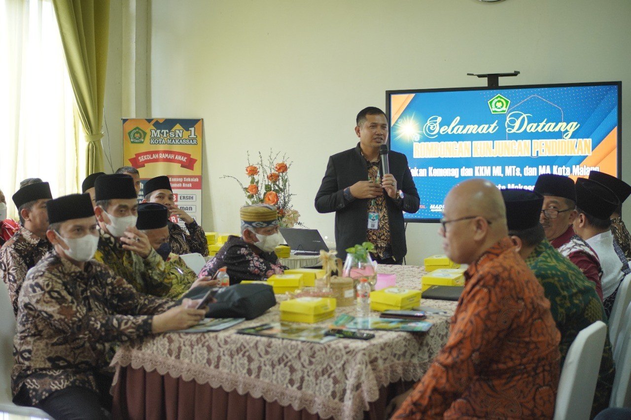 KKM Terpadu Kota Malang dan Kendari Melakukan Kunjungan Pendidikan ke MTsN 1 Kota Makassar