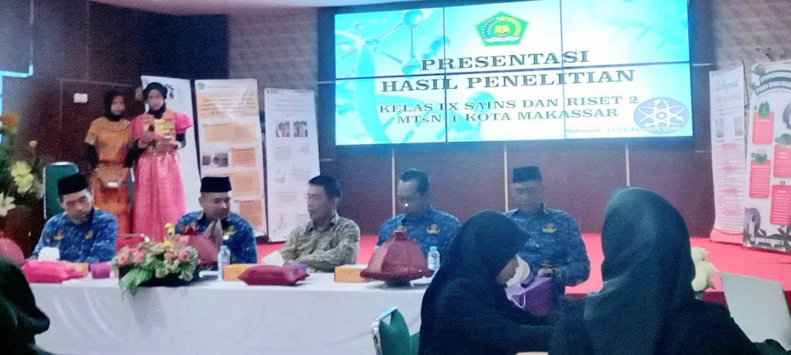 Kelas Berkarakter IX Sains & Riset 2 MTsN 1 Kota Makassar Melaksanakan Presentasi Seminar Ujian Hasil Penelitian