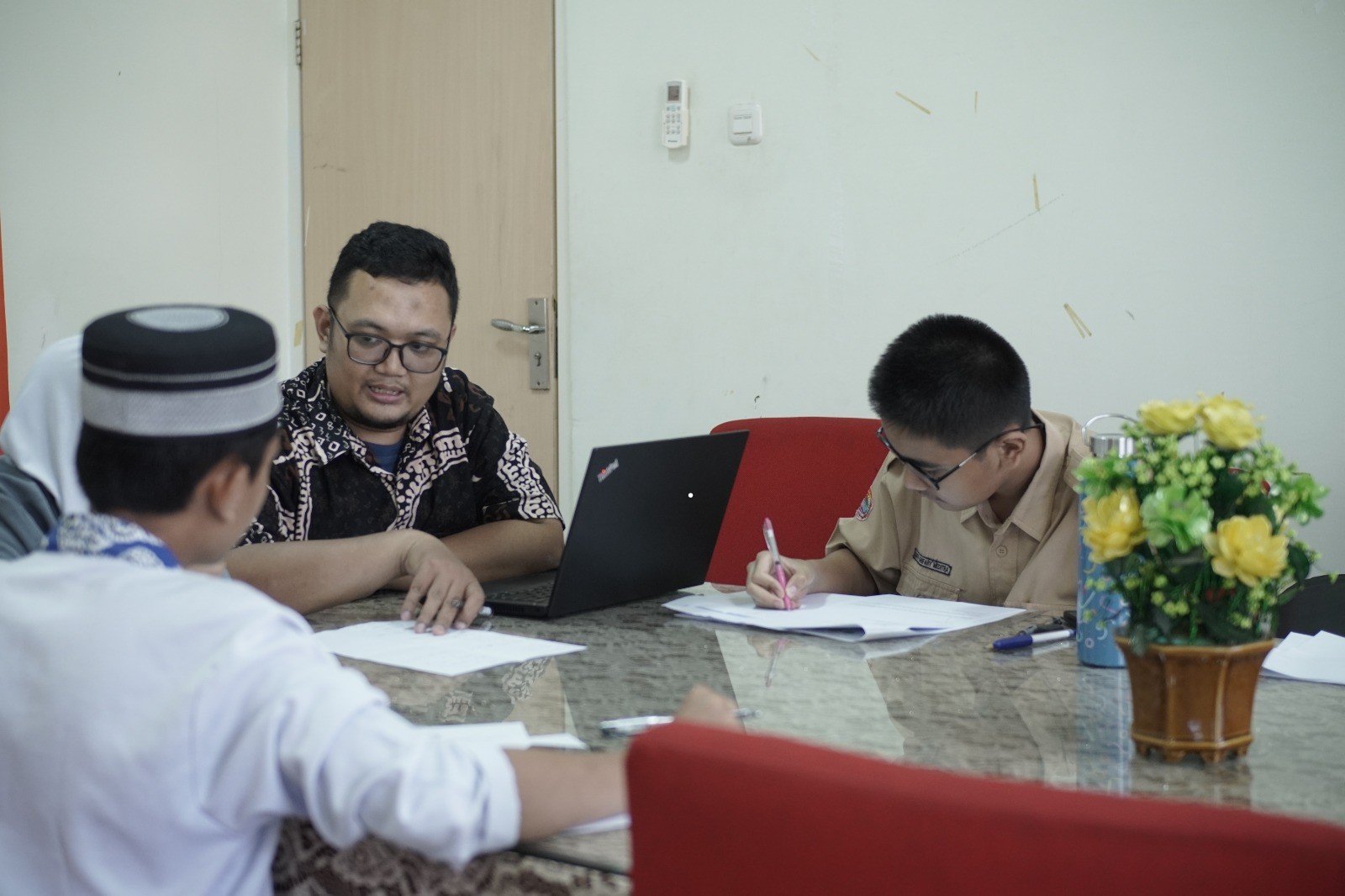 MTsN 1 Kota Makassar Gelar Pembimbingan Persiapan KSM Tingkat Nasional