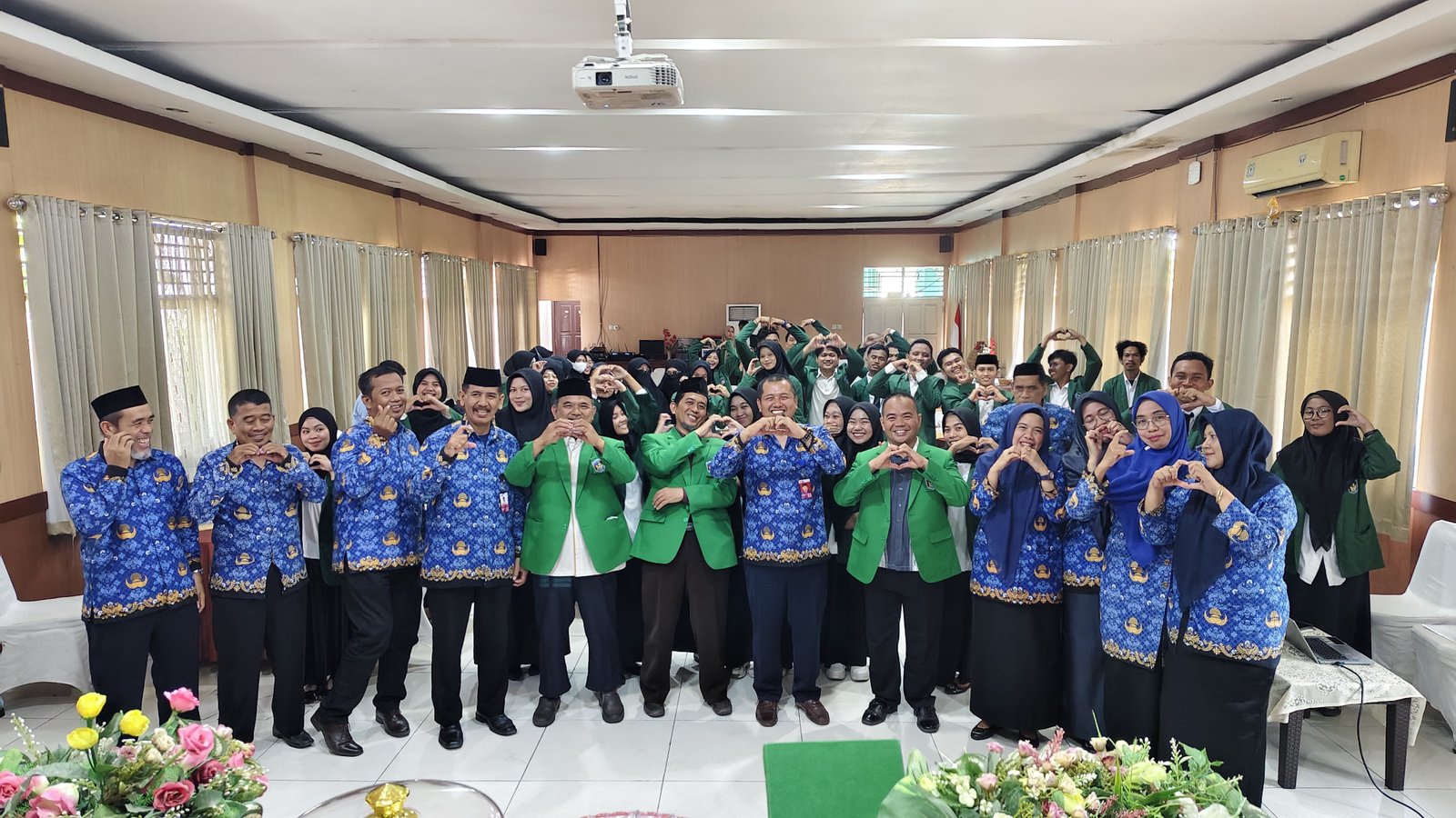 MTsN 1 Kota Makassar Gelar Penarikan Mahasiswa PPL UMI