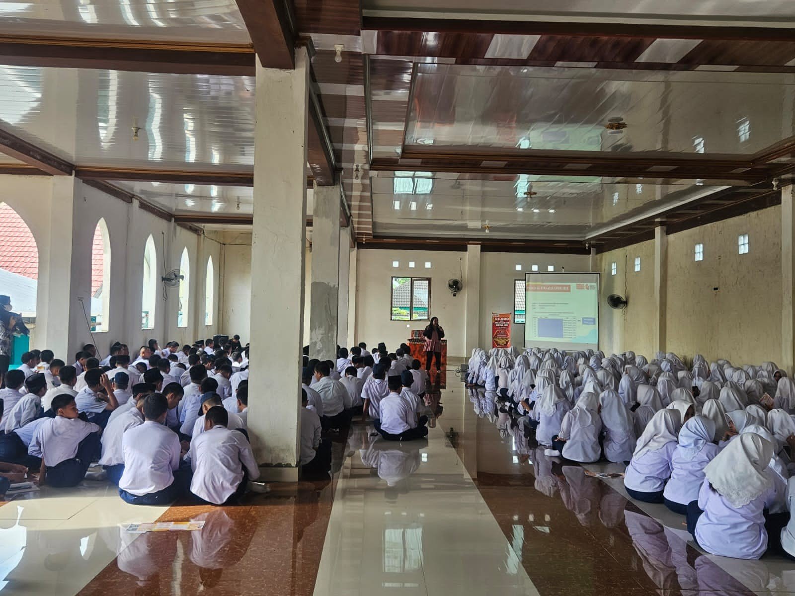 Ganesha Operation Laksanakan Sosialisasi TKA di MTsN 1 Kota Makassar