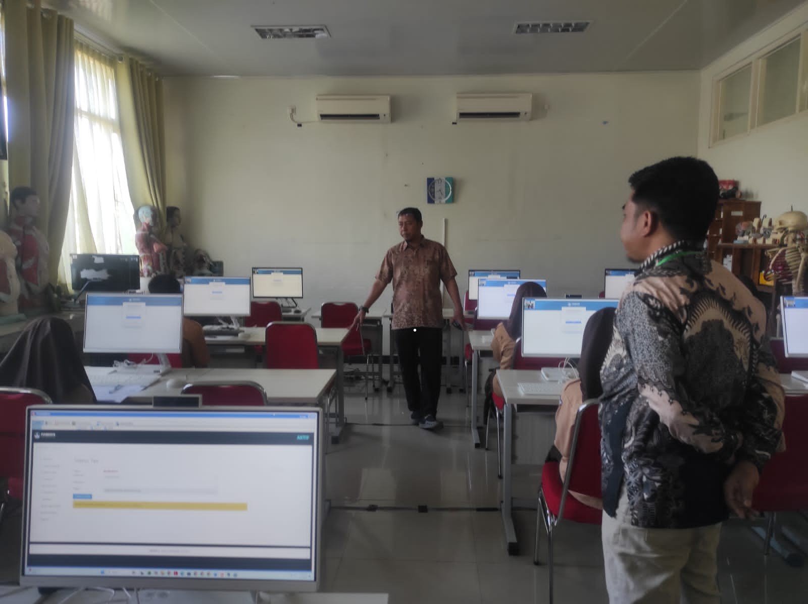 Siap Harumkan Nama Madrasah, Siswa MTsN 1 Kota Makassar Tampil di OSN dan O2SN Tingkat Kota