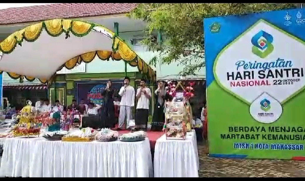 MTsN 1 Kota Makassar Melaksanakan Upacara Hari Santri Nasional Dirangkaikan dengan Peringatan Maulid Nabi Muhammad Saw. dan Pembukaan Acara Porseni Tahun 2022