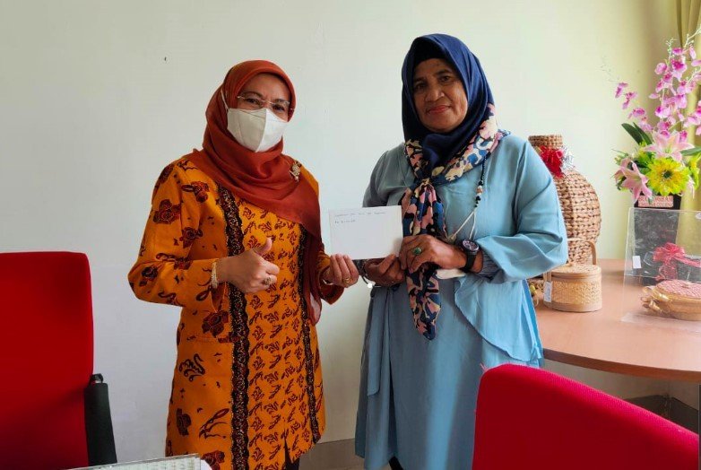 Meraih Berkah di Bulan Ramadhan, ASN MTsN 1 Kota Makassar Berbagi