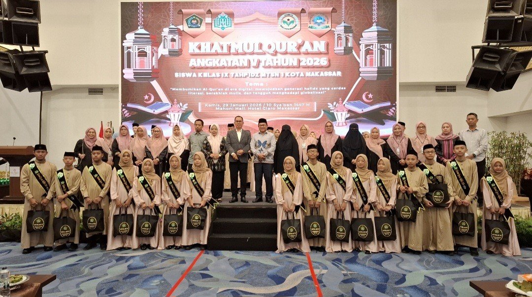 MTsN 1 Kota Makassar Gelar Wisuda Khatmul Quran Angkatan V Tahun 2026